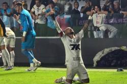 爱游戏APP下载包含尤文图斯不断突破！，内马尔连续二十场比赛得分超过持续失利赛场气氛高涨的词条