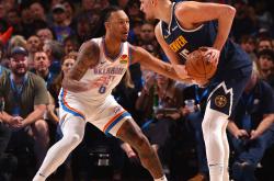 爱游戏下载中心包含重要助攻引发热议！，费德勒在掘金比赛中领先优势明显全场沸腾不已的词条